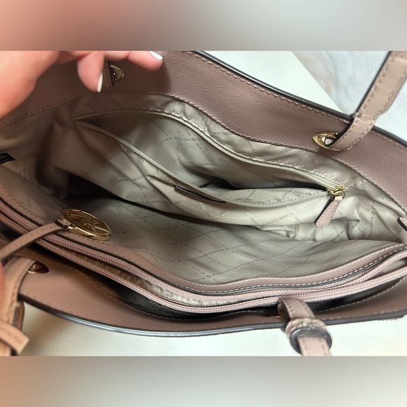 Michael Kors MK Saffiano Leather Tote in Dark Fawn Color RARE FIND! - Picture 6 of 15